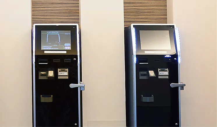 ホテル内に設置されたセルフチェックイン機